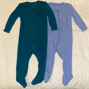 Set of two Primary brand 100% organic cotton footies.